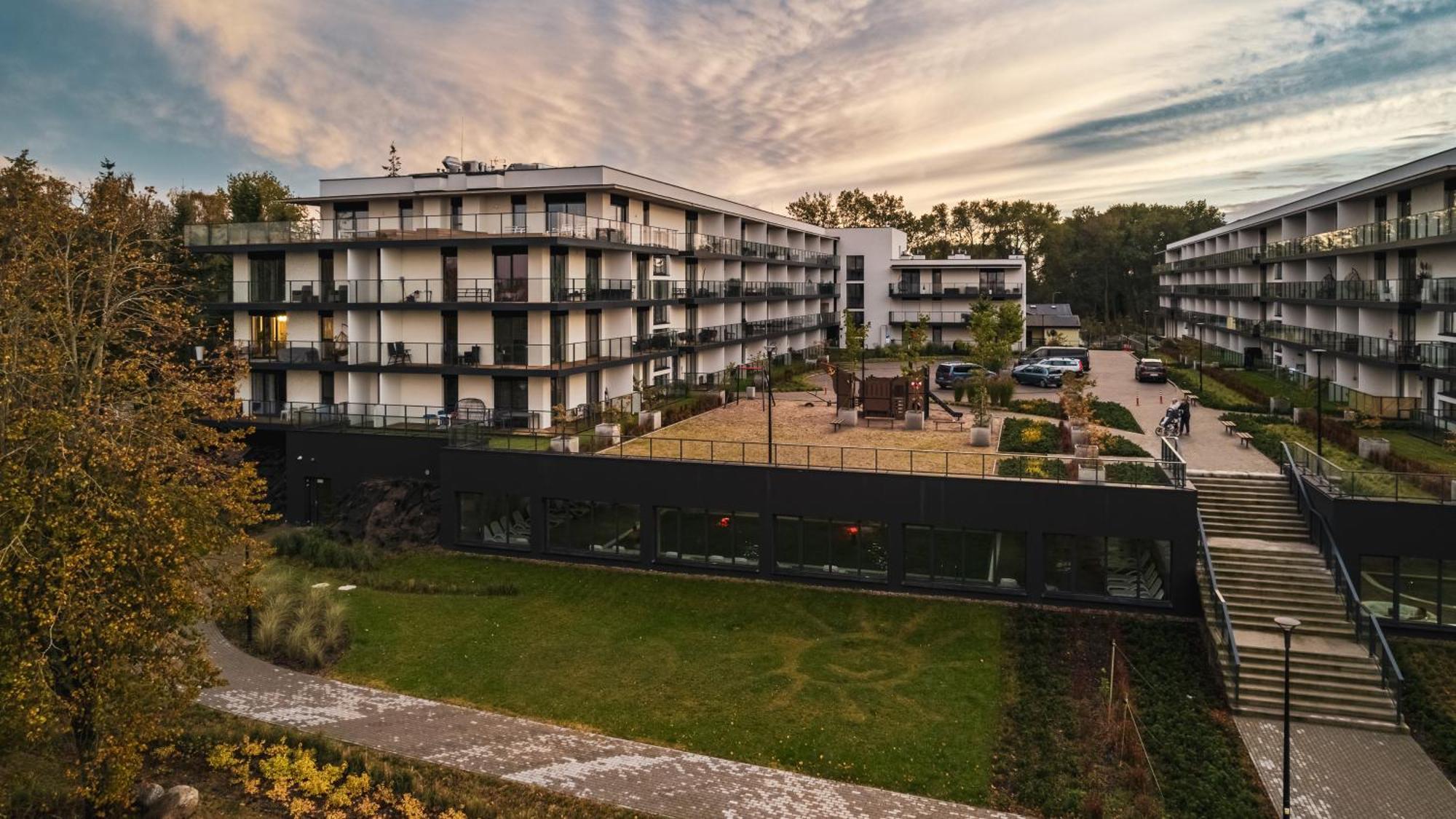 Apartamenty Sun & Snow Sagaris Z Basenem Dziwnow Bagian luar foto